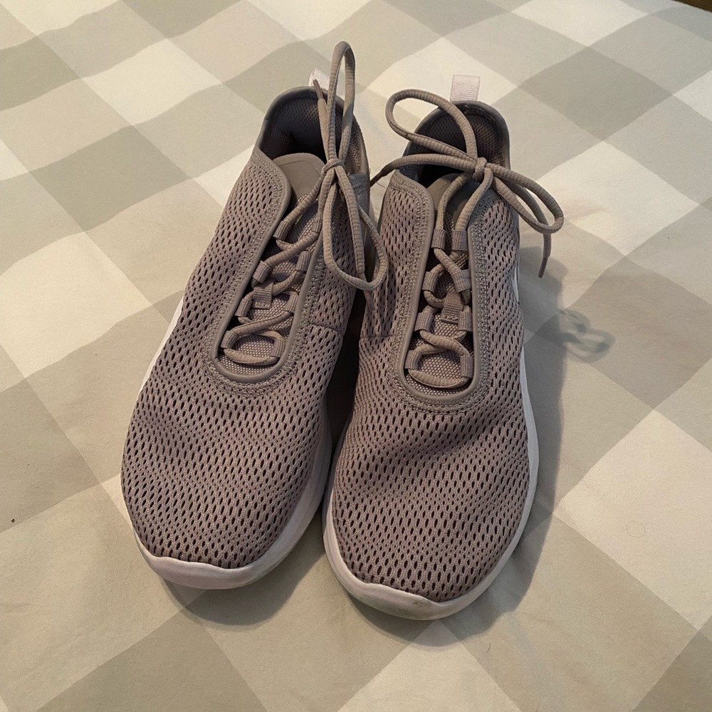 Nike Tennis Shoes
